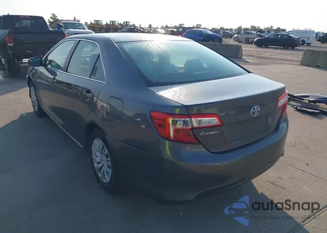 2013 Toyota Camry L/Se/Le/Xle z USA, uszkodzony, nr VIN 4T4BF1FK9DR295170
